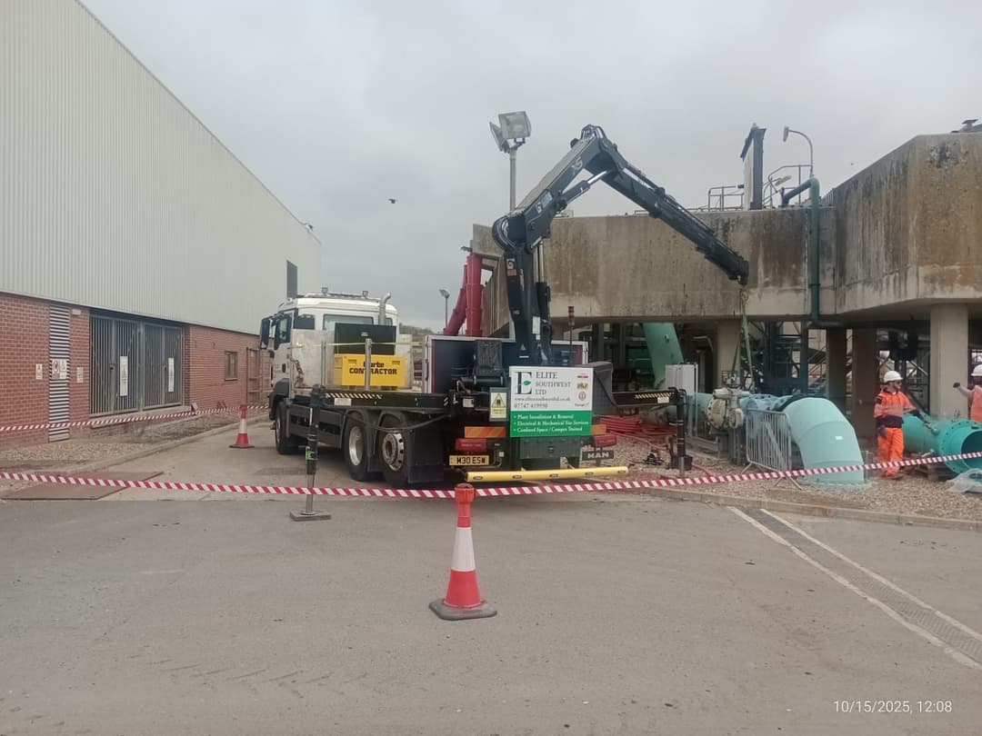Hiab lorry loader positioning equipment
